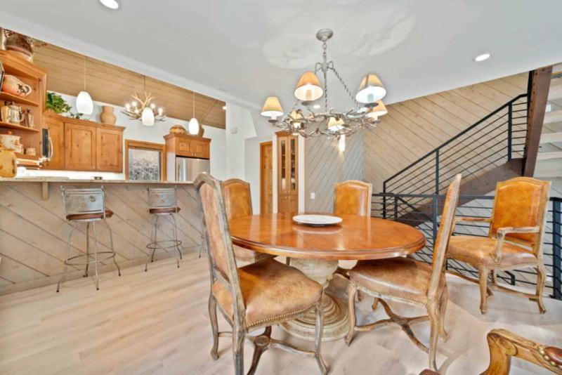 Ridgepoint Townhome 198 By East West Hospitality Beaver Creek Kültér fotó